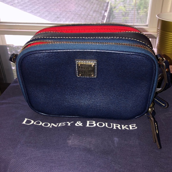 Dooney & Bourke Handbags - Dooney & Bourke Sawyer❇️SOLD❇️